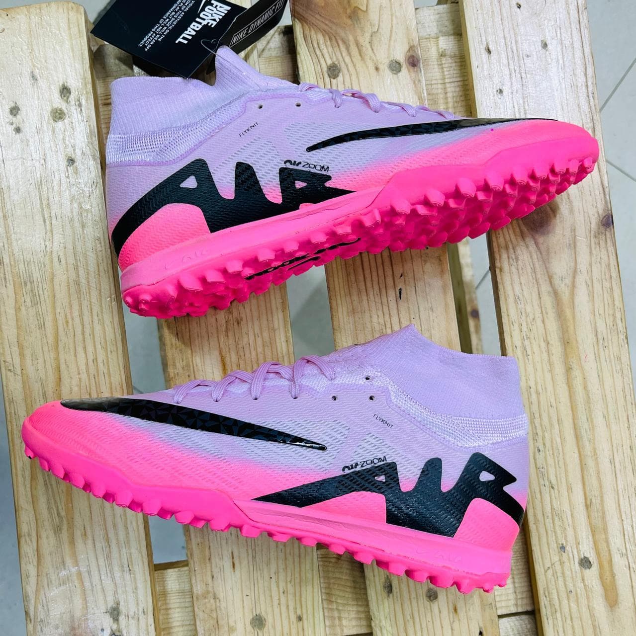 Nike air Zoom Trainer boots withsoleplate for explosive speed and responsive cushioning a 