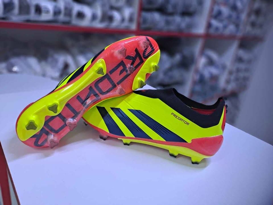 Adidas Predator  boots